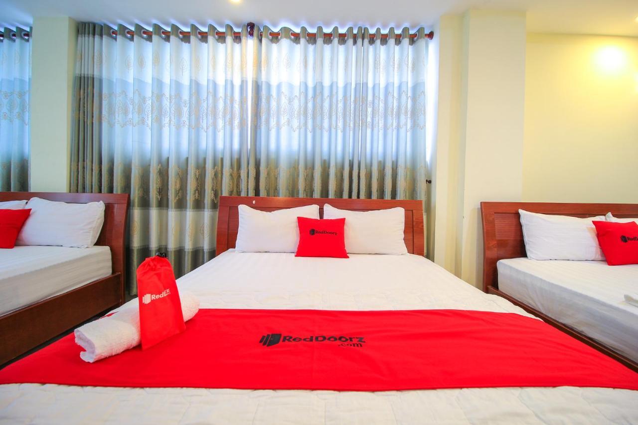 Reddoorz Plus @ Dong Den Street Hotel Ho Si Minh-város Kültér fotó